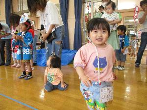 踊りを踊っている様子
